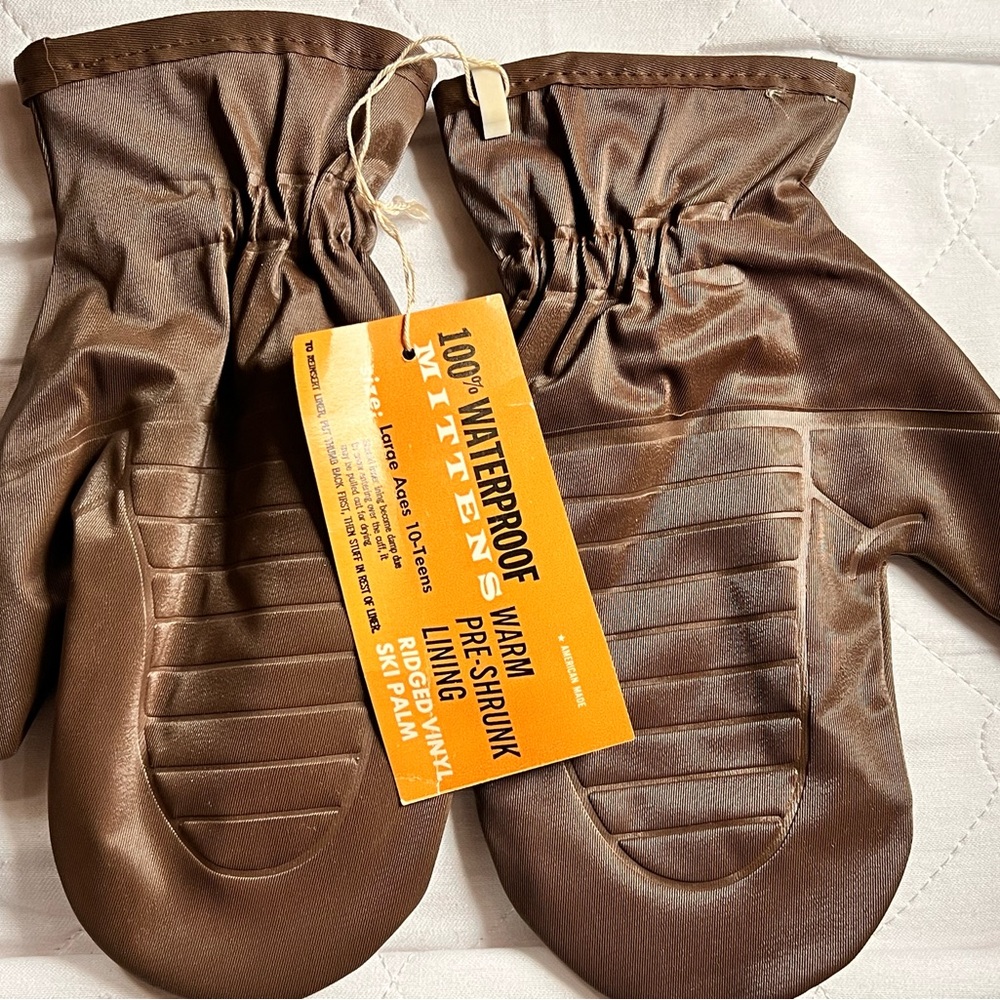 NEW 1970s Youth 100% Waterproof Mittens Pre-shrunk Lining Rigid Vinyl Ski Palm
